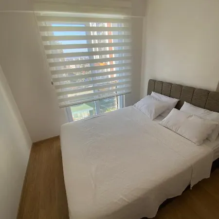 La Casa Airport House With A Pool Apartamento *